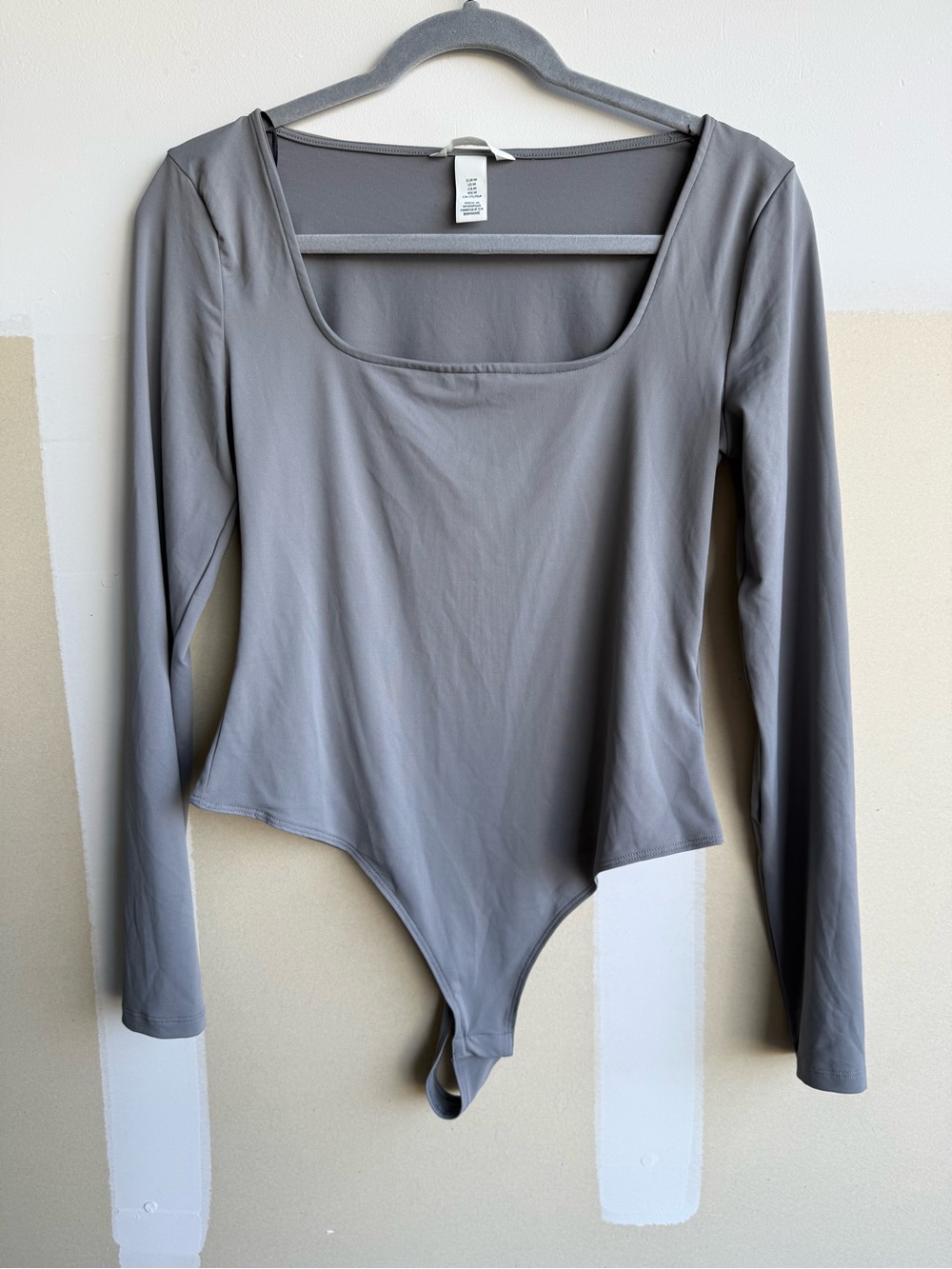 H&M Gray Long Sleeve Scoop Neck Bodysuit